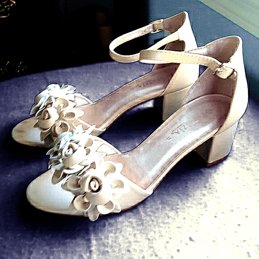 Ivory Rosette Wedding Heels Sz 6